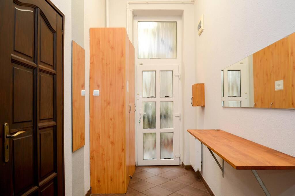 Famous Kiraly Street At Large 3Br 10Ppl @ Central Budapest Exterior foto